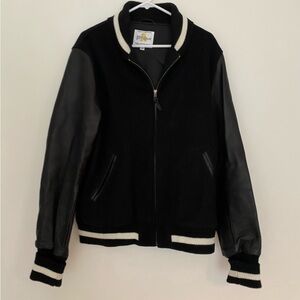 GORGEOUS- MINT CONDITION- Mens varsity Bomber- XL